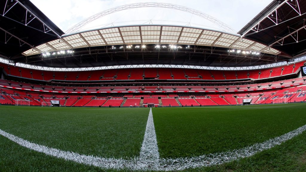 Reino Unido estuda volta dos torcedores aos estádios