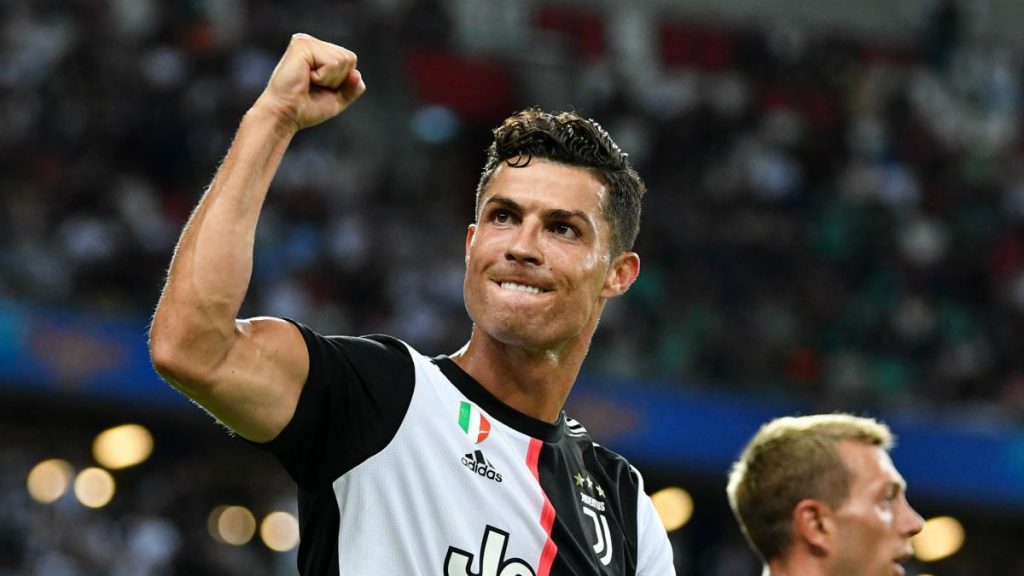 Cristiano Ronaldo aceita reduzir salário para seguir na Juventus