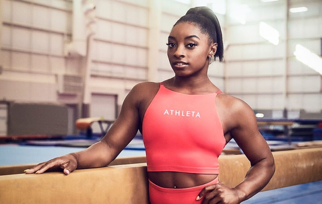 Simone Biles deixa a Nike e é a nova embaixadora da Athleta, da Gap