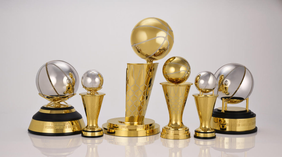 NBA apresenta novos troféus da pós-temporada