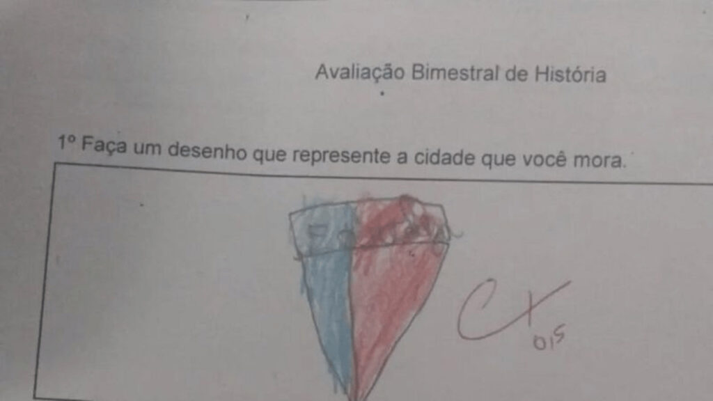 Fortaleza faz ação com criança que desenhou escudo do clube em prova na escola