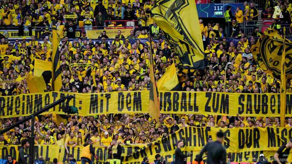 Torcedores do Borussia Dortmund se manifestam contra novo patrocinador do clube