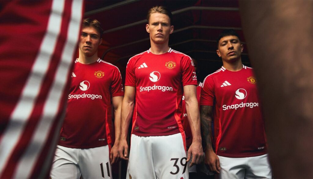 adidas apresenta a nova camisa do Manchester United para a temporada 2024/2025