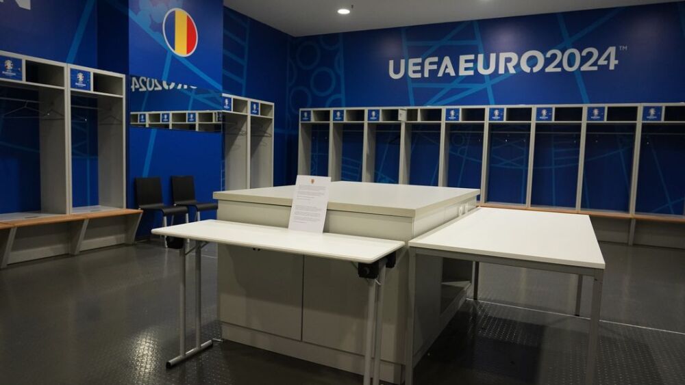 Com carta de agradecimento, Seleção da Romênia limpa vestiário após eliminação na Euro